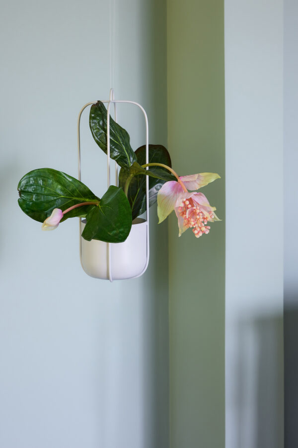 Pot de fleurs à suspendre gris clair Lotus – Image 3