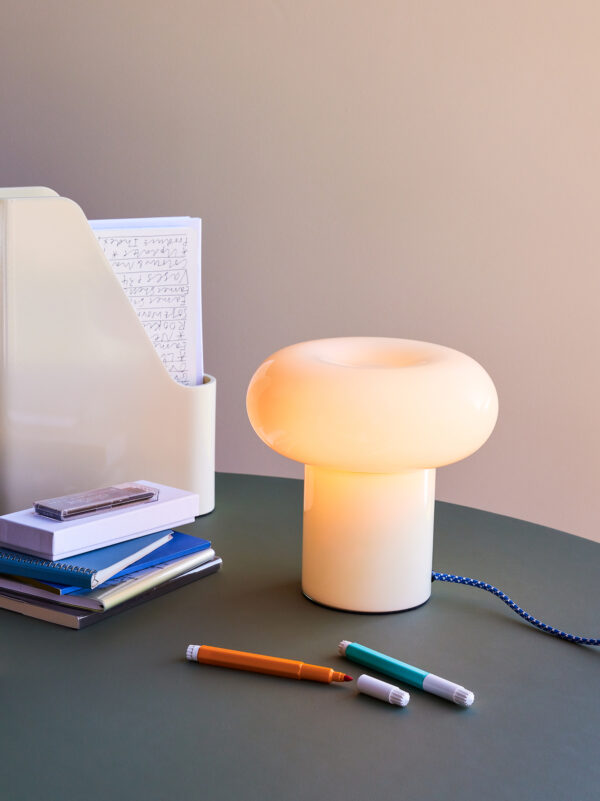 Lampe de table vert clair Hues – Image 4