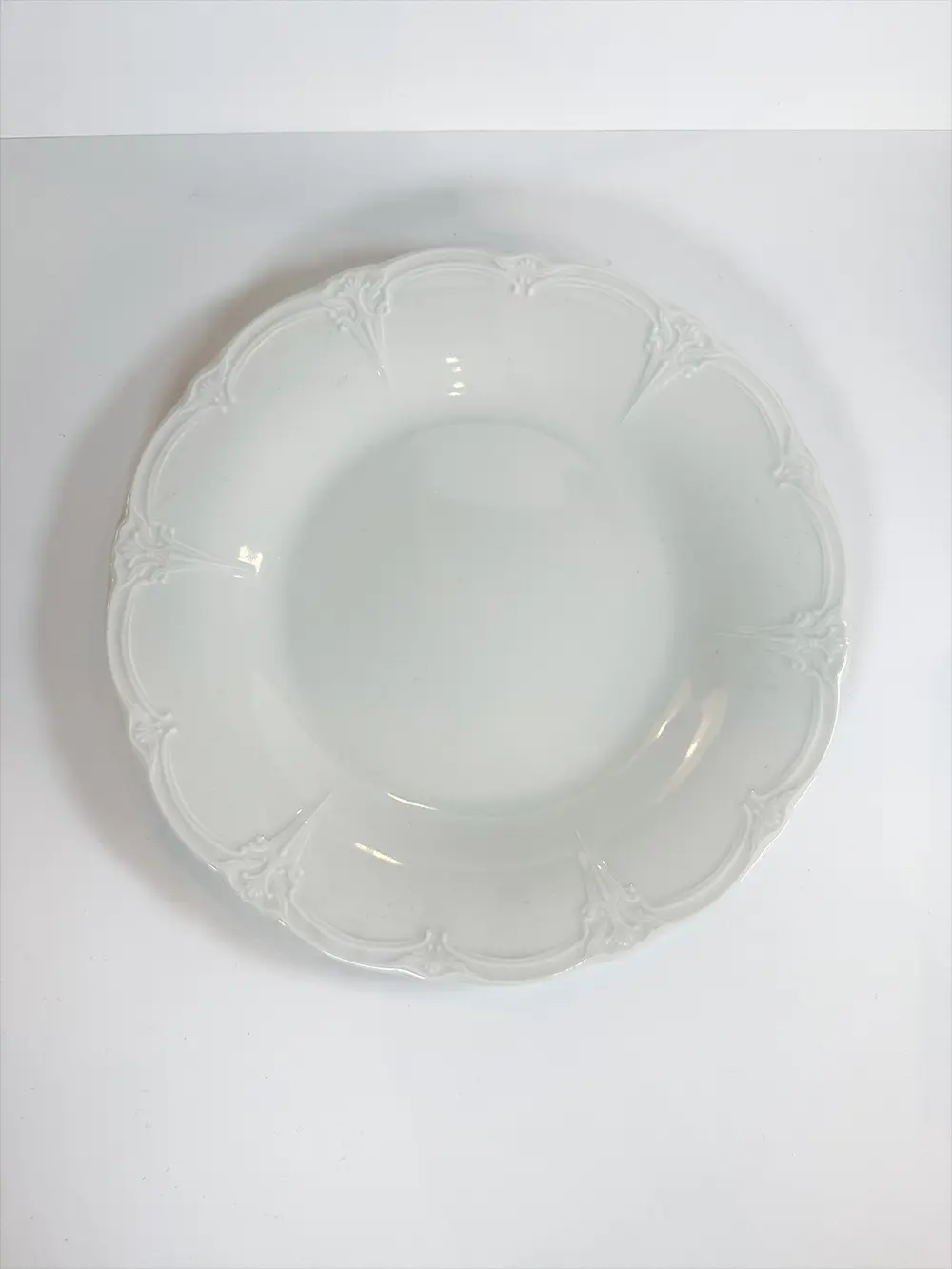 Assiette plate rétro ivoire